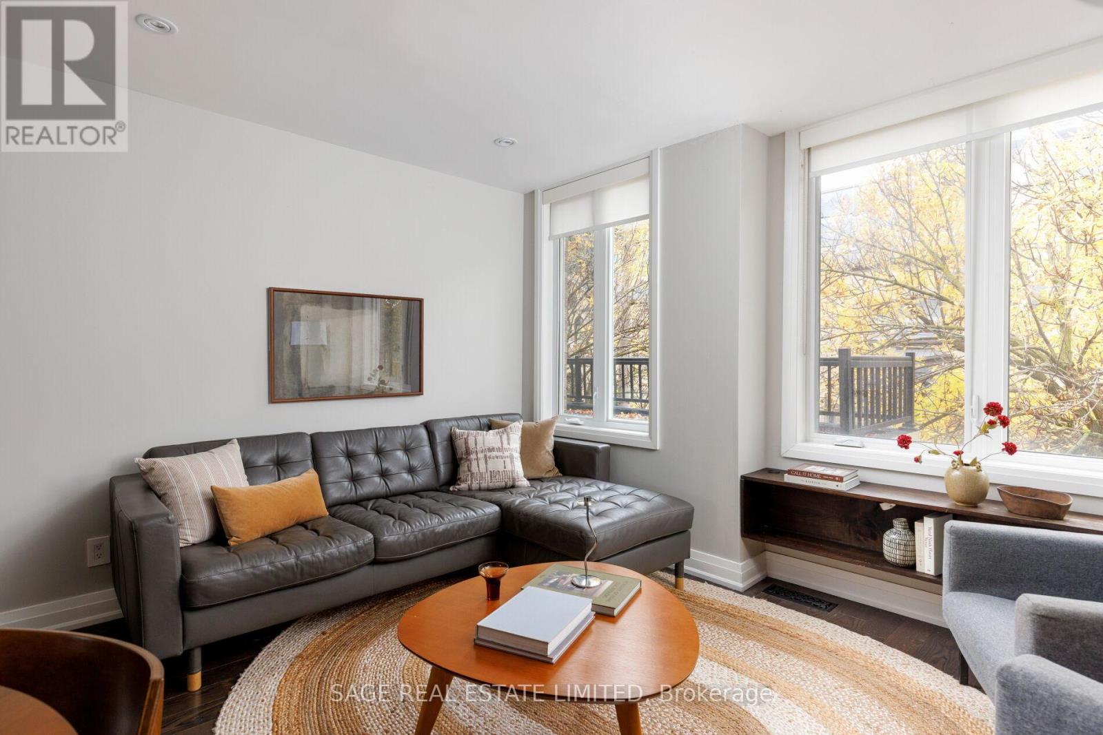 #TH06 140 BATHURST STREET - 16