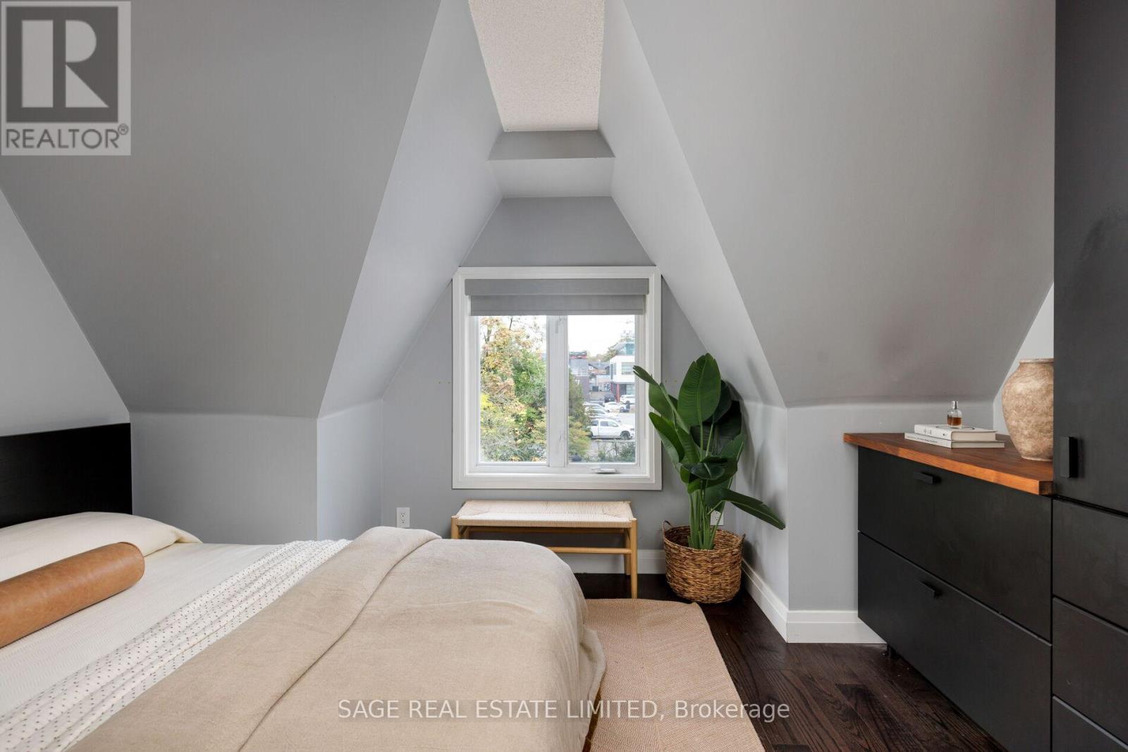 #TH06 140 BATHURST STREET - 37