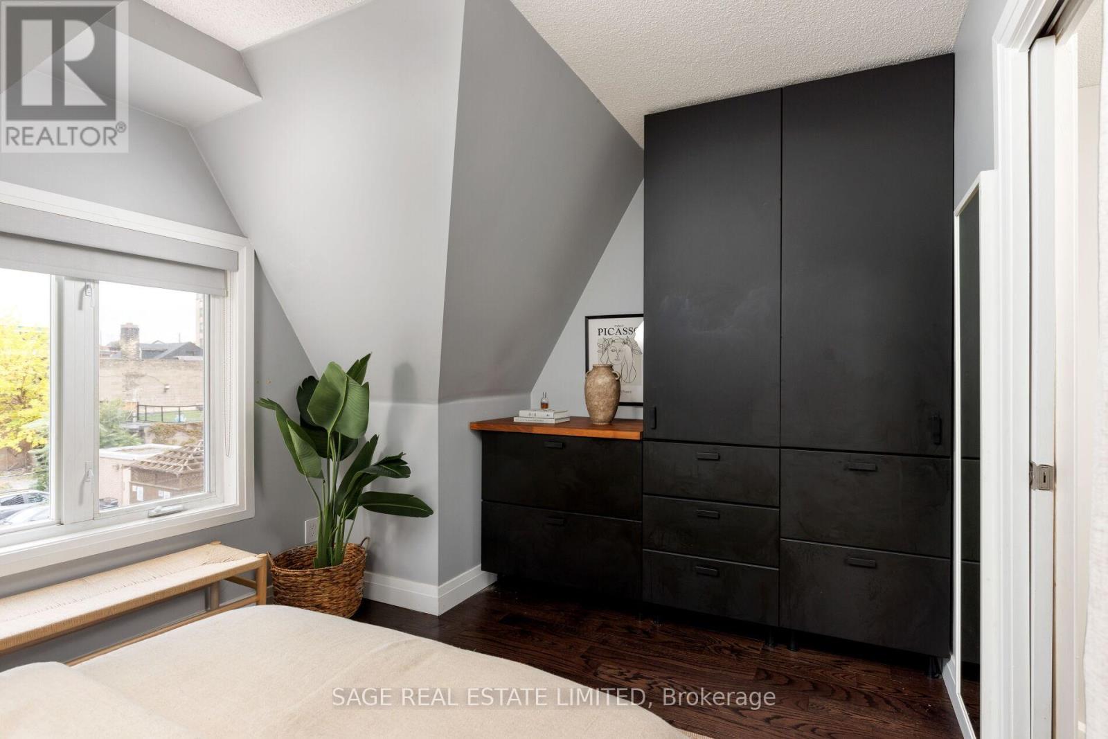 #TH06 140 BATHURST STREET - 39
