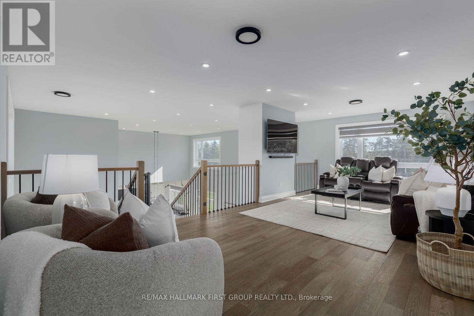 11 Jones Avenue, Clarington, ON photo 32