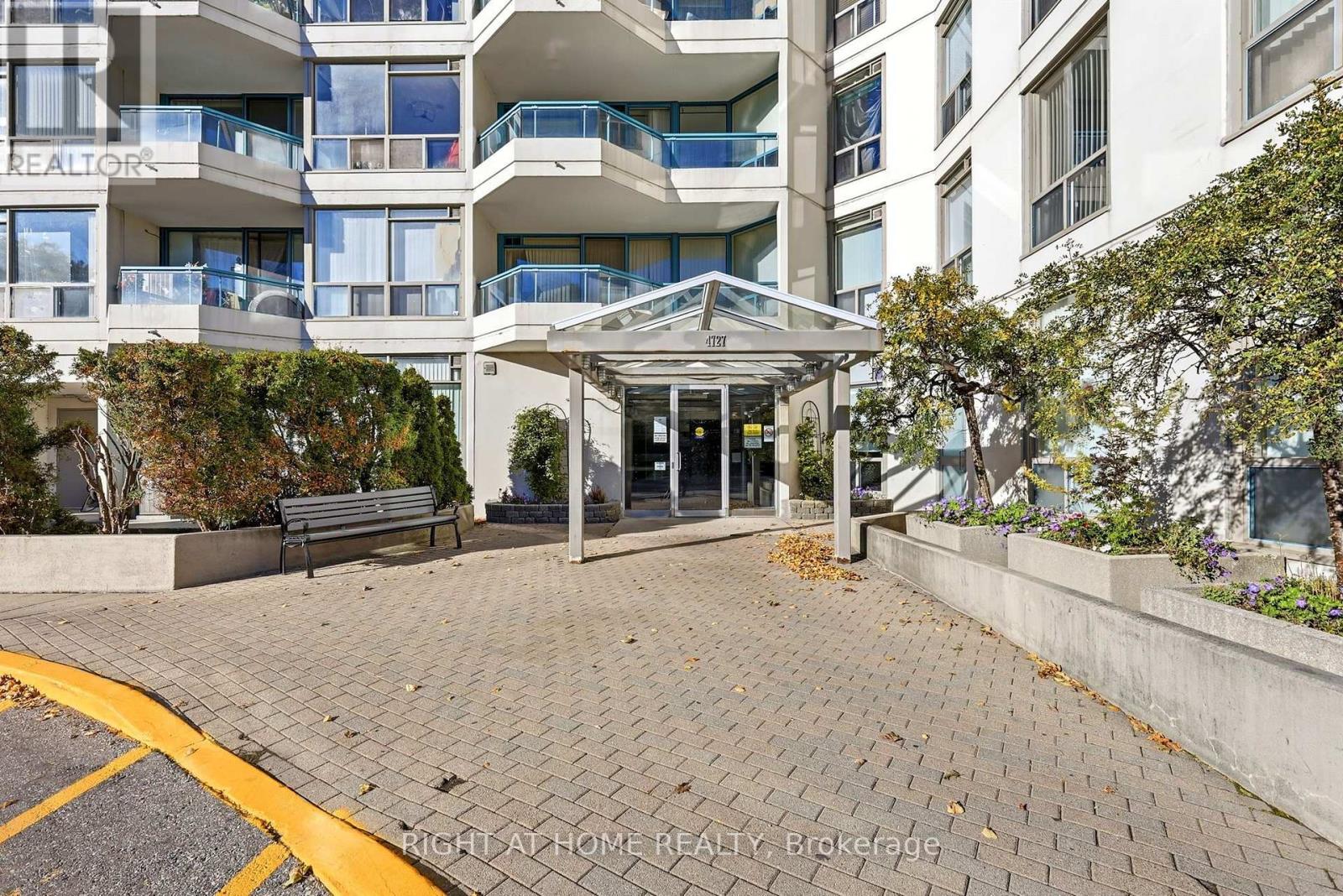 816- 4727 Sheppard Avenue East, Toronto, ON