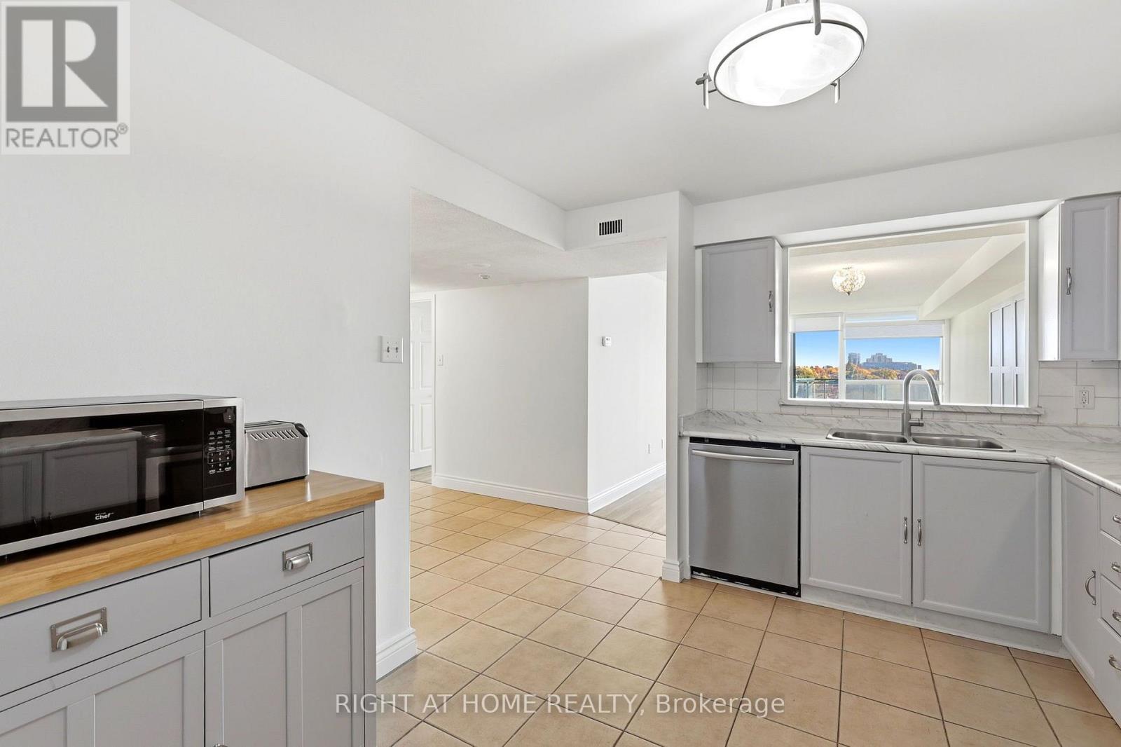 816- 4727 Sheppard Avenue East, Toronto, ON photo 14