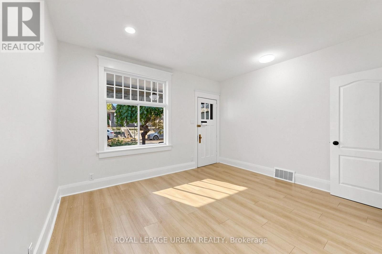 74 East Lynn Avenue, Toronto, ON photo 9