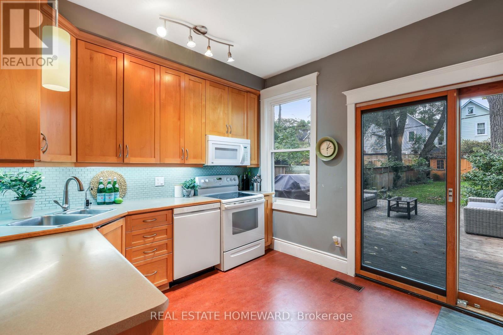 207 Waverley Road, Toronto, ON photo 16