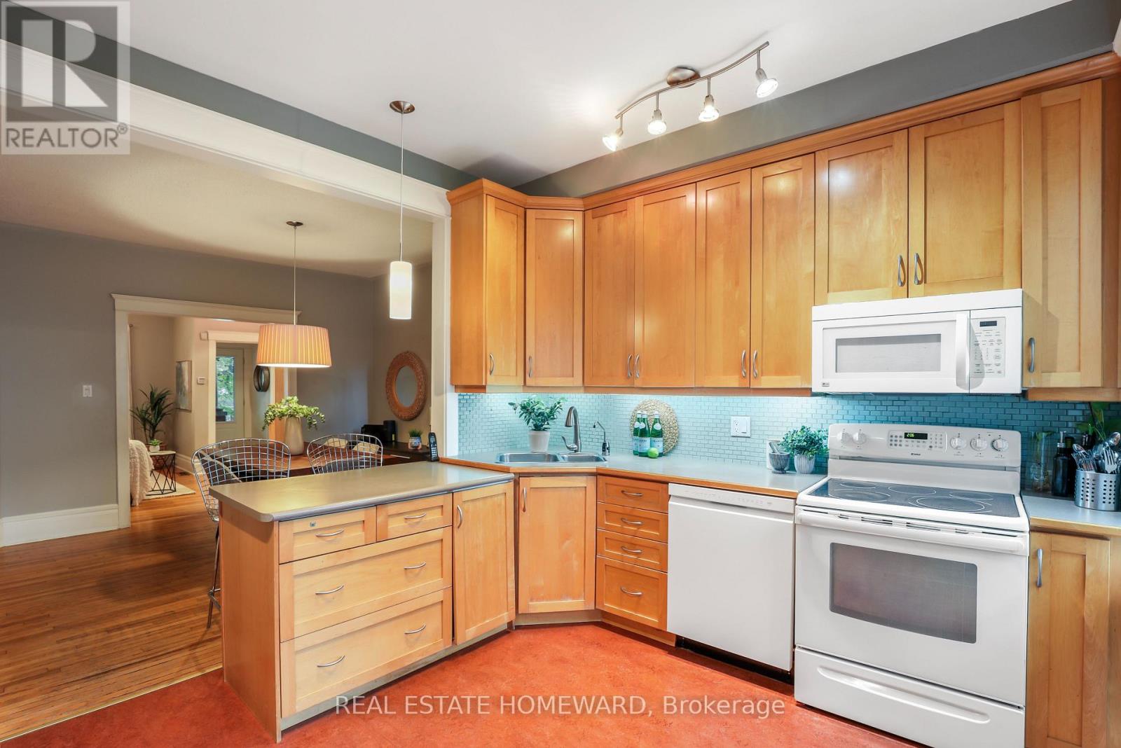 207 Waverley Road, Toronto, ON photo 17