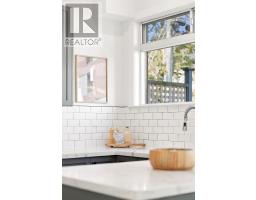 100 Dagmar Avenue, Toronto, ON M4M1W2 Photo 16
