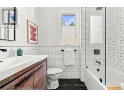 100 Dagmar Avenue, Toronto, ON M4M1W2 Photo 25