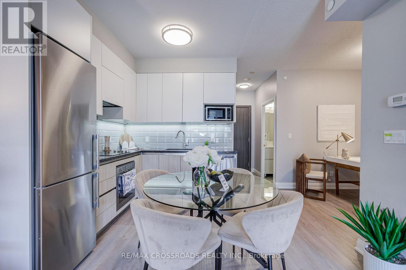335- 15 Water Walk Drive, Markham, ON photo 9