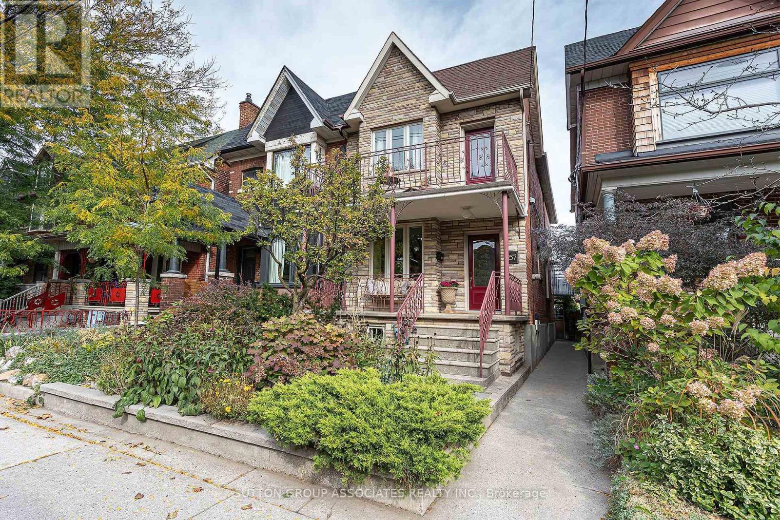 Photo of 257 Perth Avenue