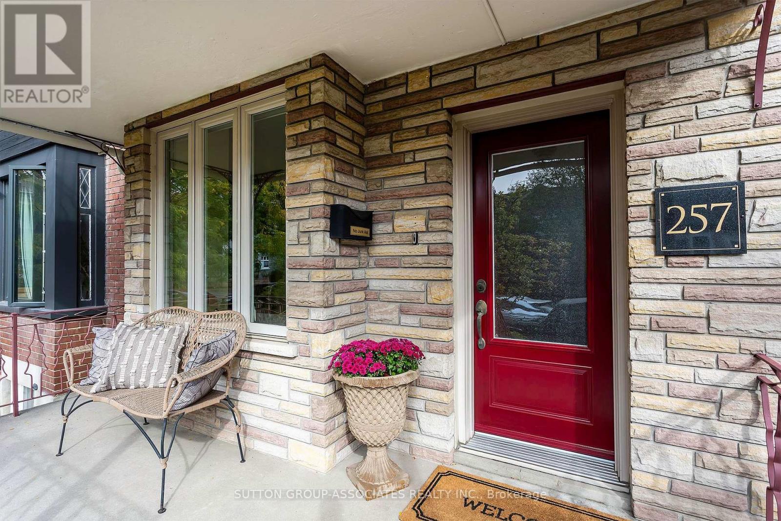 257 PERTH AVENUE - 2