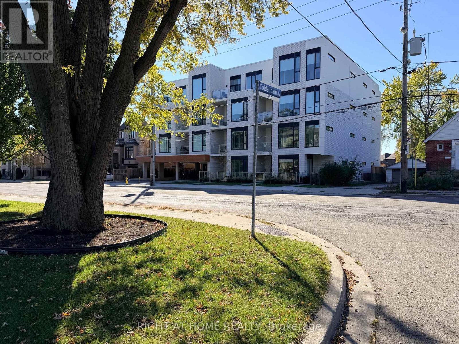 301- 722 Marlee Avenue, Toronto, ON