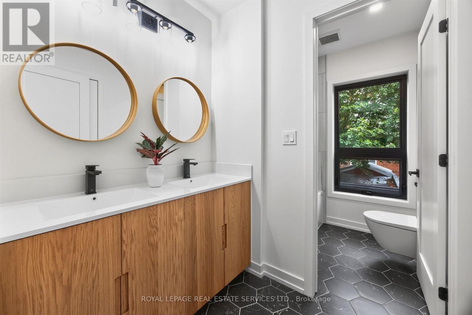 139 Priscilla Avenue, Toronto, ON photo 30
