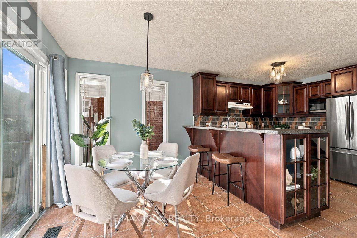 382 Mountain Laurel Crescent, Kitchener, ON photo 12
