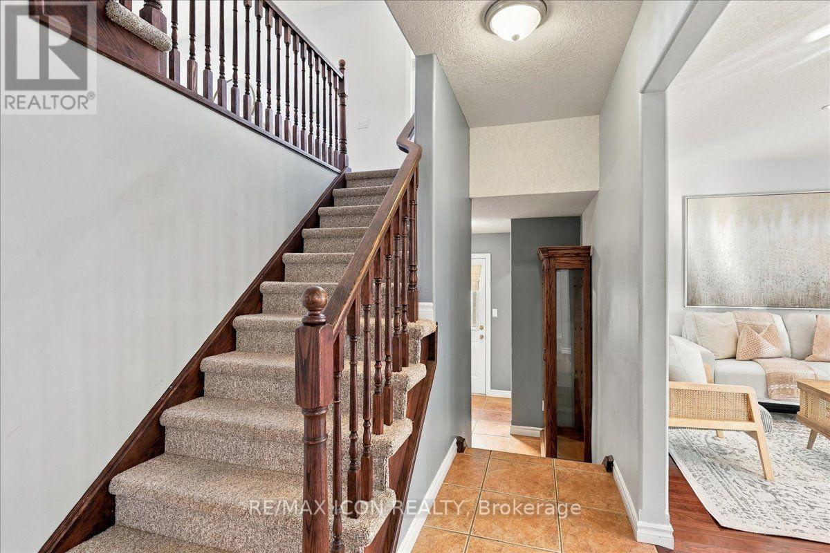 382 Mountain Laurel Crescent, Kitchener, ON photo 21