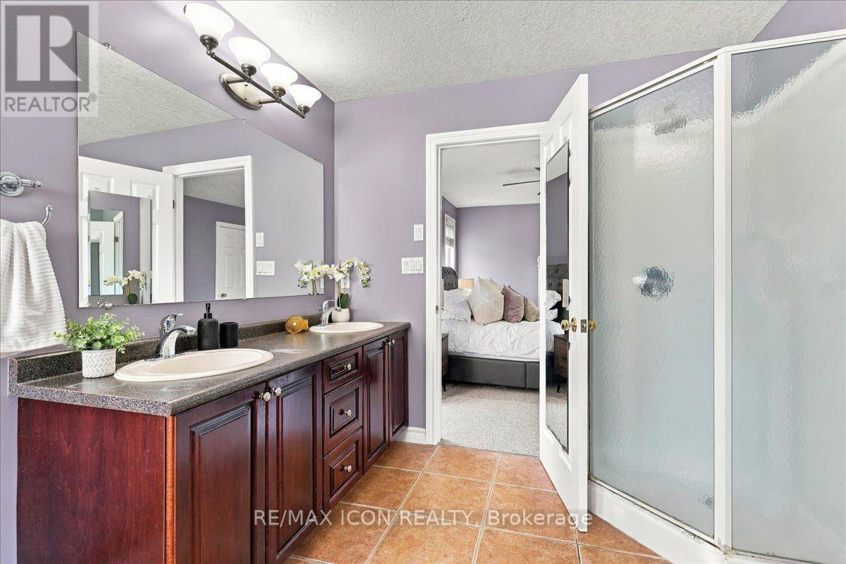 382 Mountain Laurel Crescent, Kitchener, ON photo 32