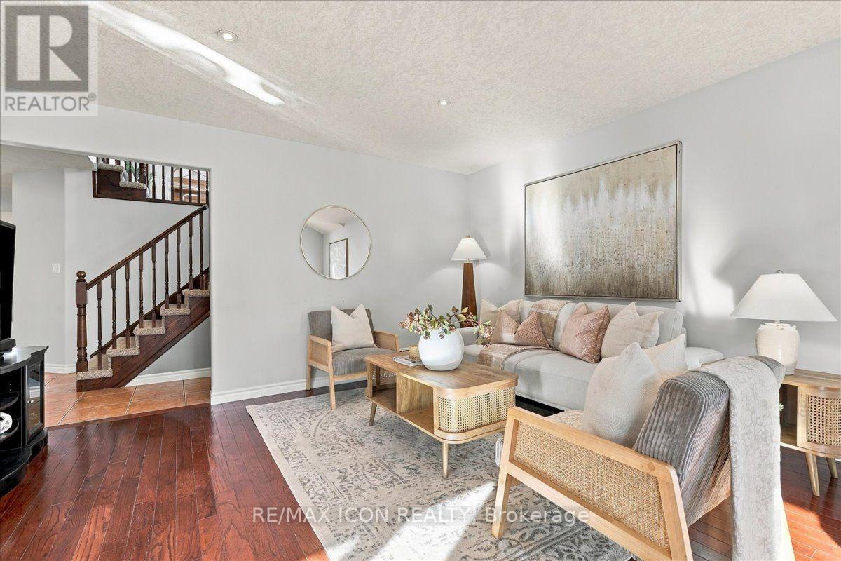 382 Mountain Laurel Crescent, Kitchener, ON photo 8