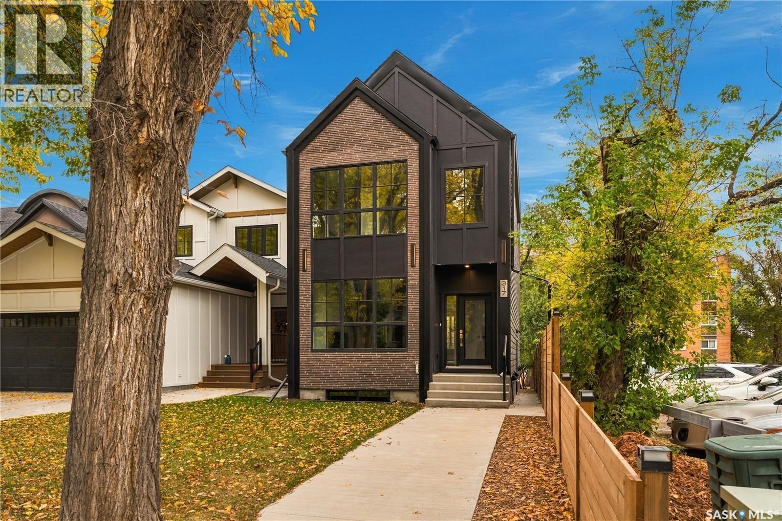 317 11th STREET E, Saskatoon