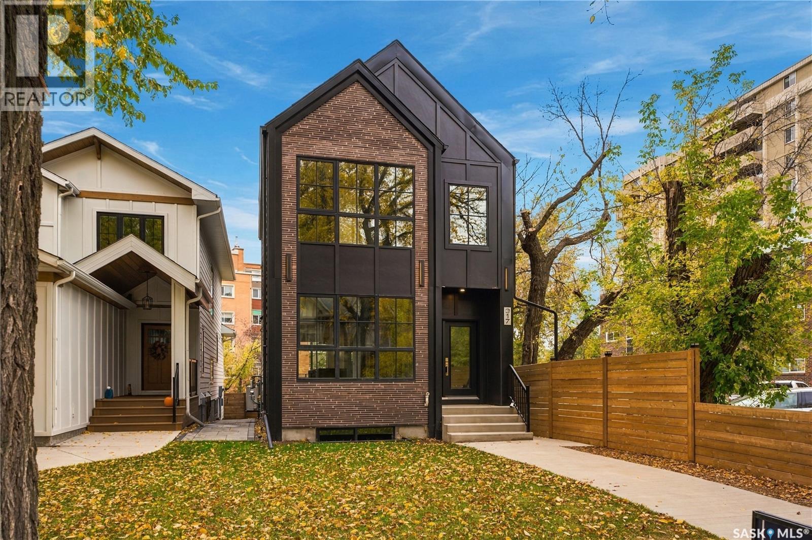 317 11th STREET E, Saskatoon — photo 2