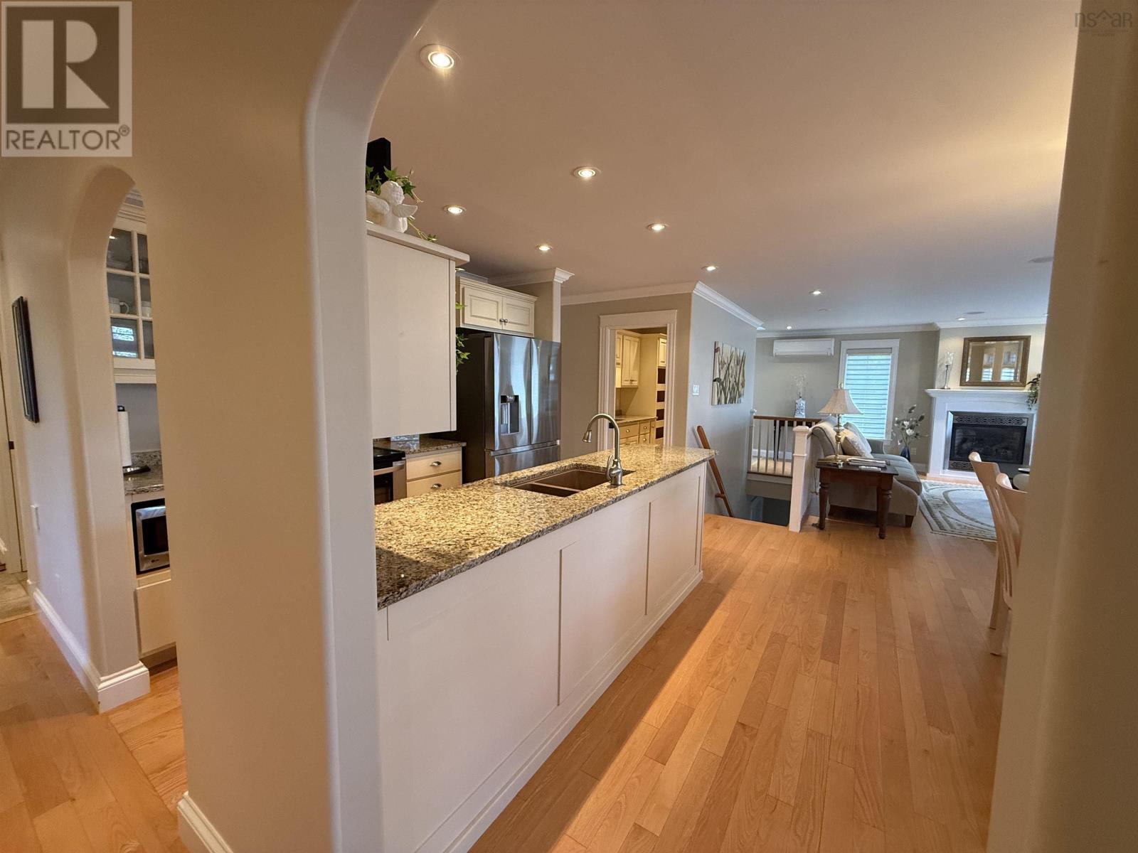 41 Eleventh Street - 11
