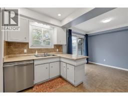 Primary Bedroom - 700 Guthrie Drive, Sarnia, ON N7V1X8 Photo 11