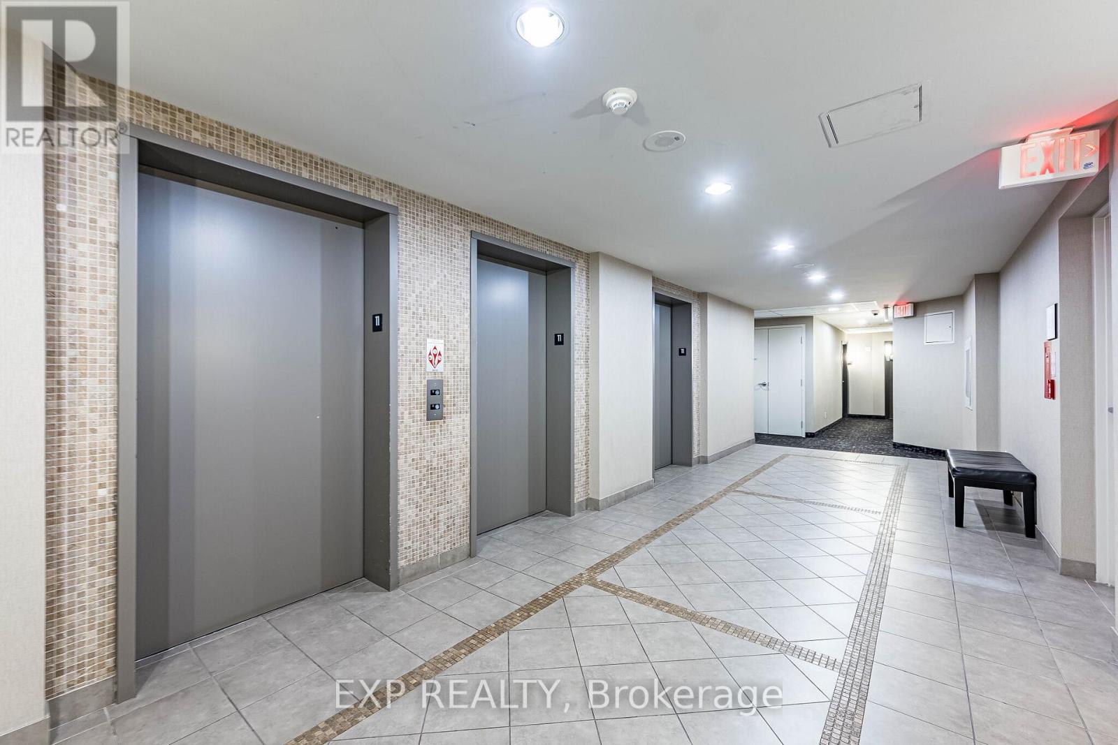 9 George Unit 1111 photo 4