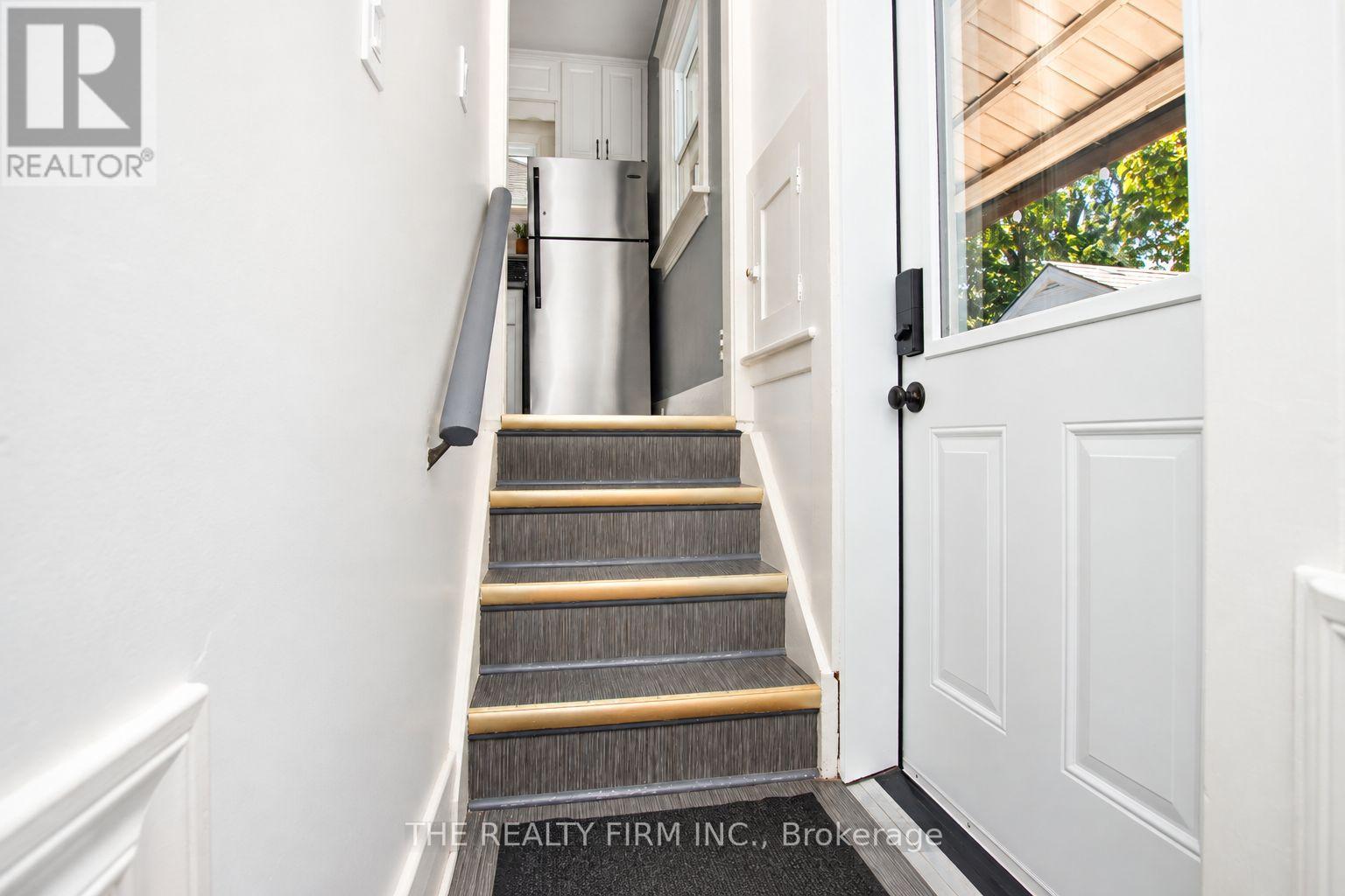 117 THORNTON AVENUE - 25