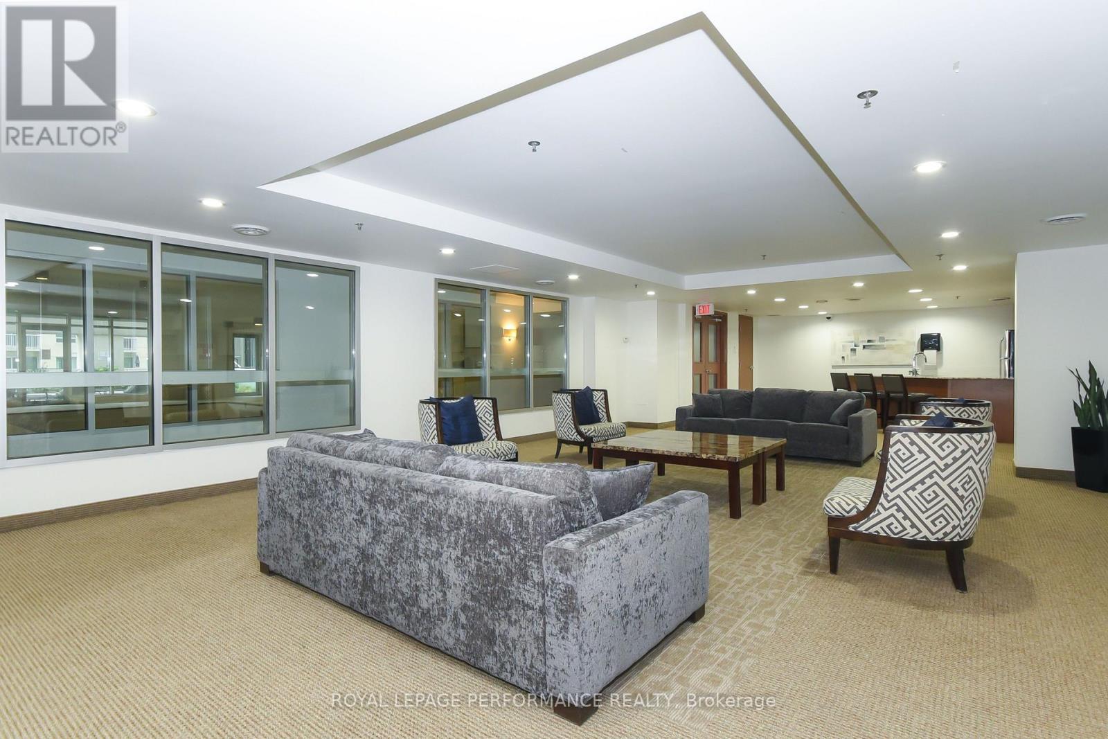 1808 - 242 Rideau Street