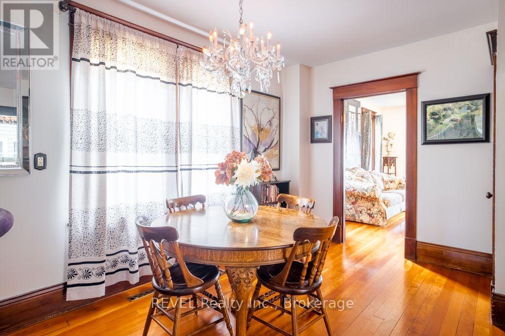 550 LAKESHORE ROAD - 12