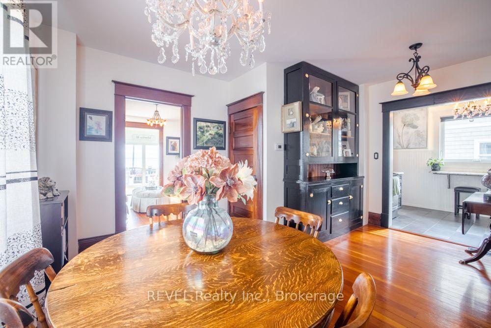 550 LAKESHORE ROAD - 13
