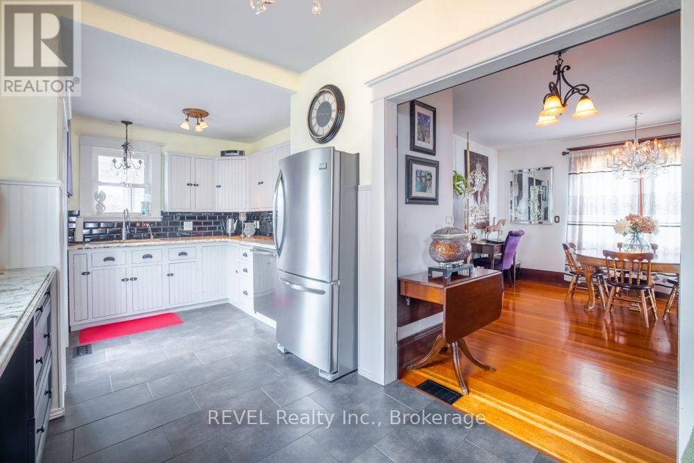 550 LAKESHORE ROAD - 16
