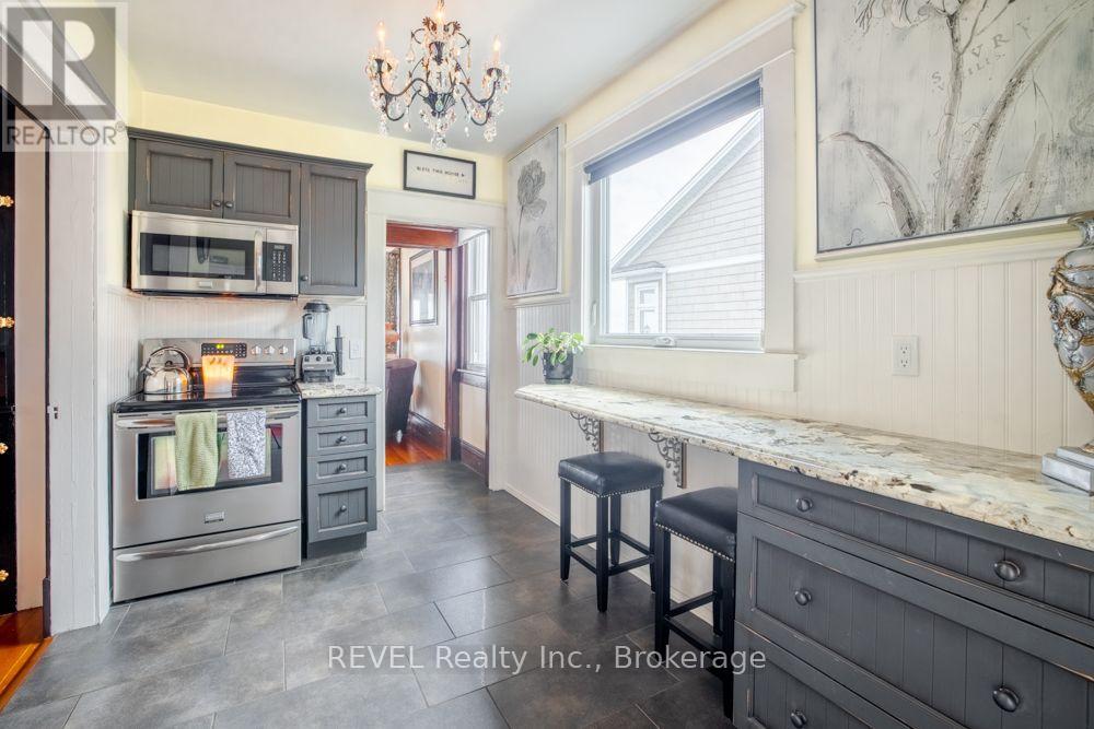 550 LAKESHORE ROAD - 18