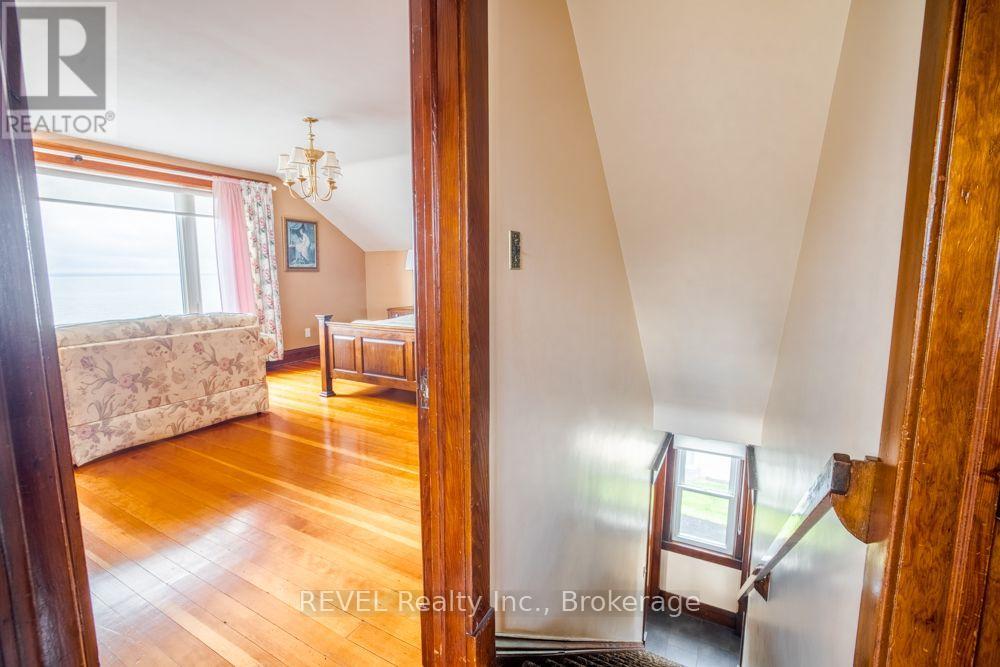 550 LAKESHORE ROAD - 22