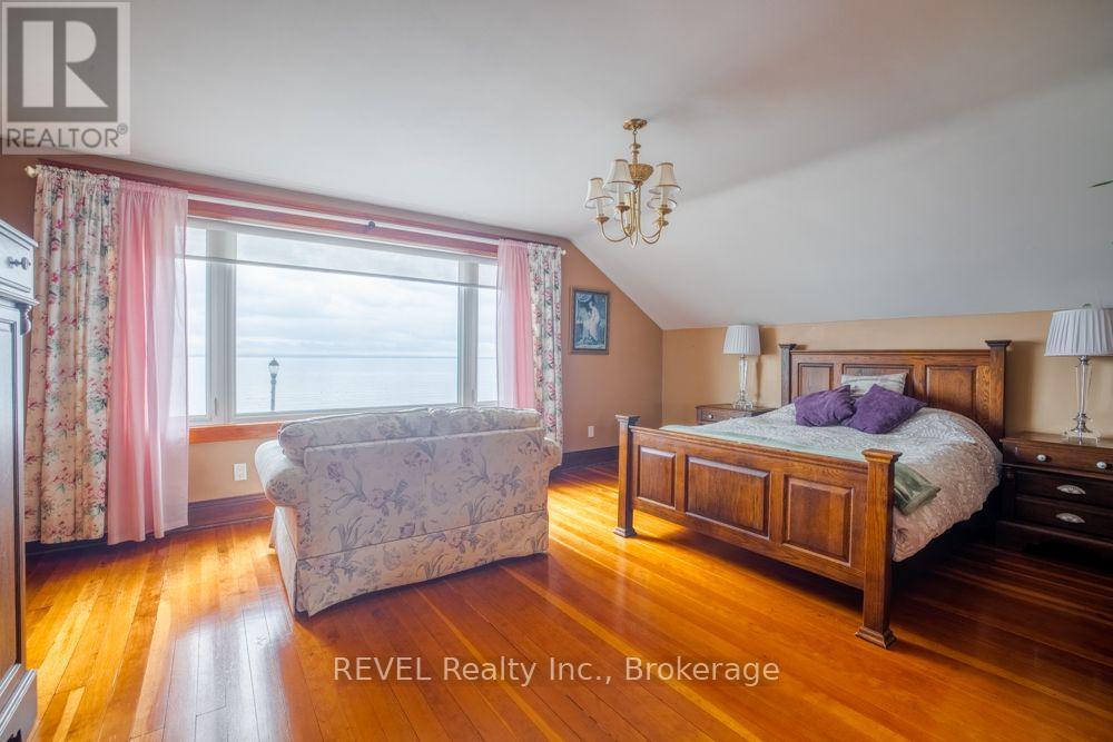 550 LAKESHORE ROAD - 23