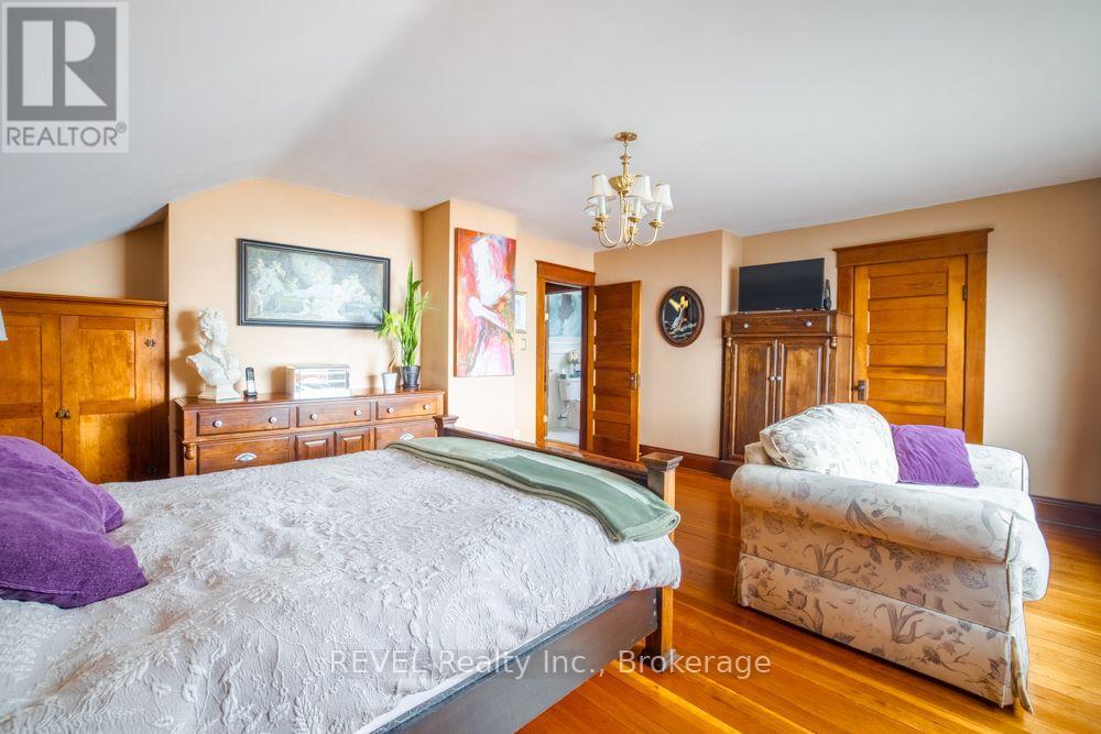 550 LAKESHORE ROAD - 24