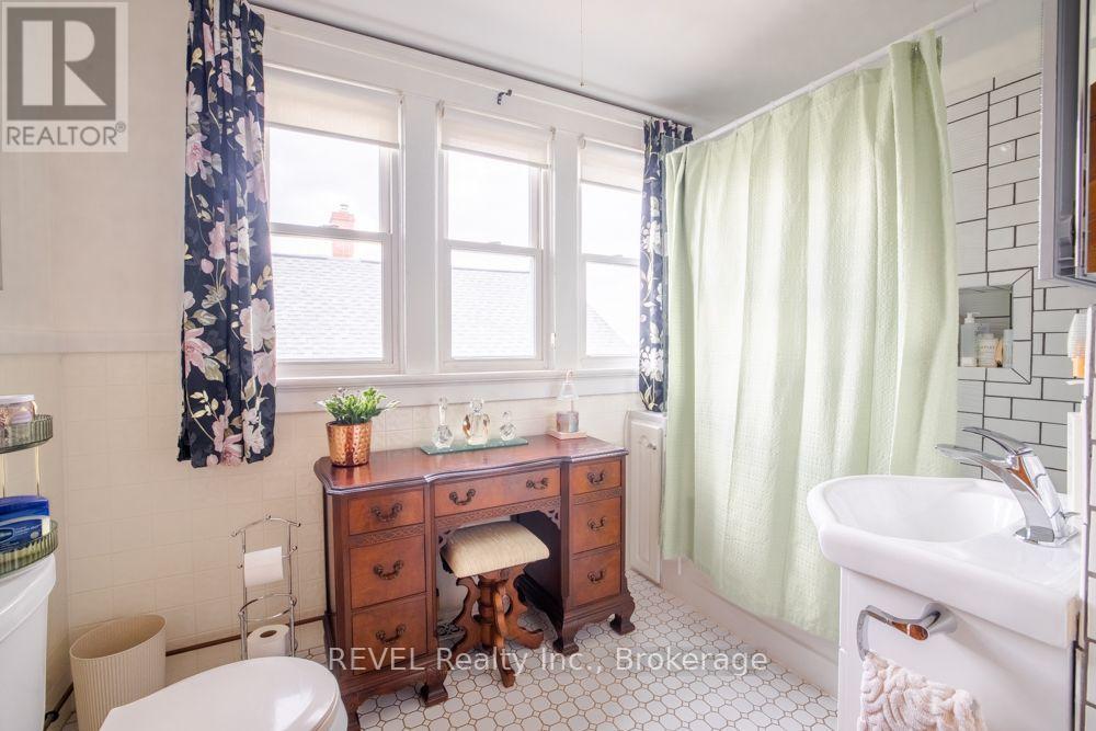 550 LAKESHORE ROAD - 25