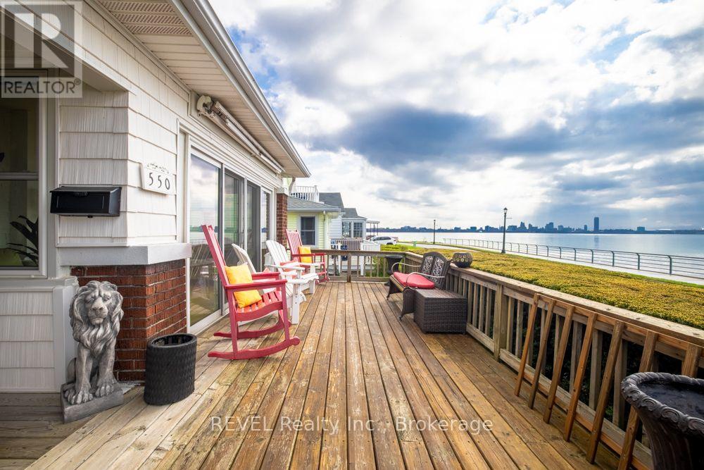 550 LAKESHORE ROAD - 32