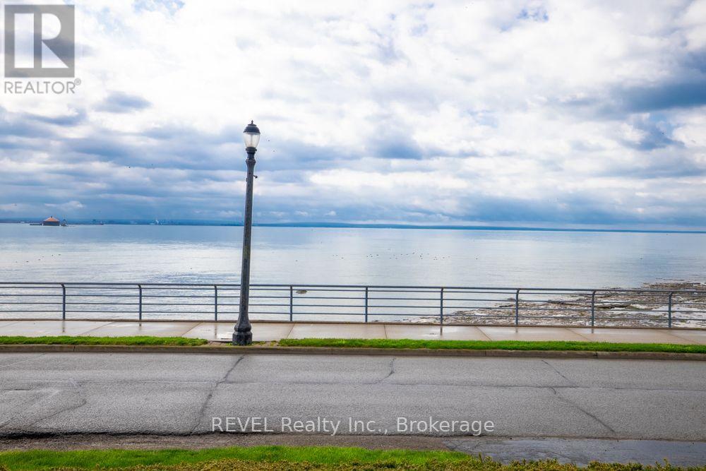 550 LAKESHORE ROAD - 33