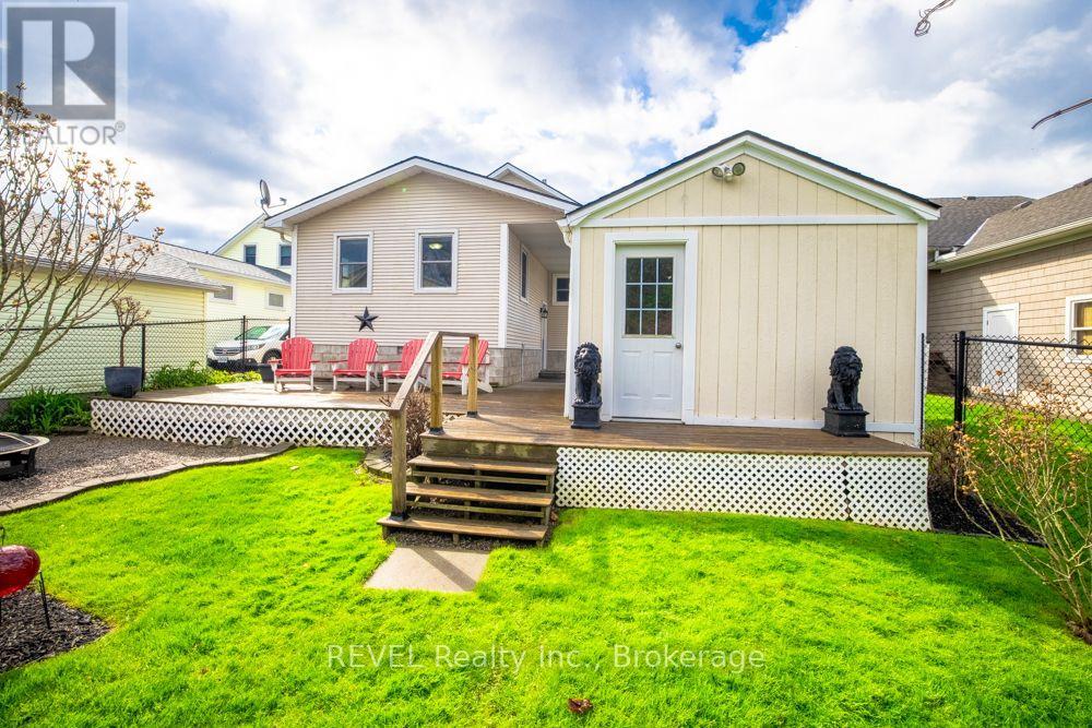 550 LAKESHORE ROAD - 35