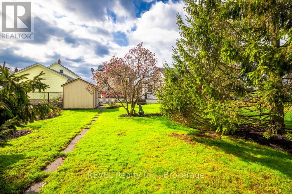550 LAKESHORE ROAD - 37