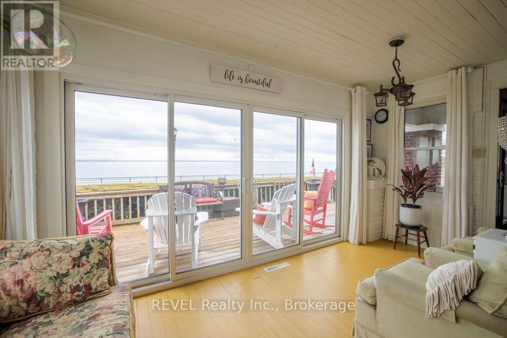 550 LAKESHORE ROAD - 4