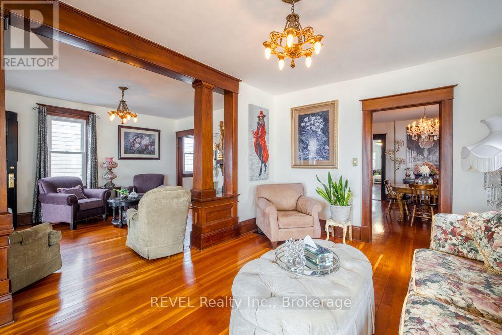 550 LAKESHORE ROAD - 6
