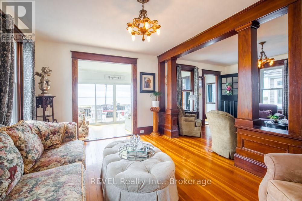 550 LAKESHORE ROAD - 8