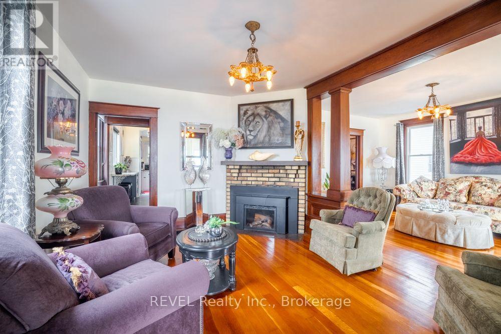 550 LAKESHORE ROAD - 9