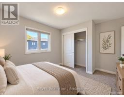71 #upper - 4552 Portage Road, Niagara Falls, ON L2E6A8 Photo 17