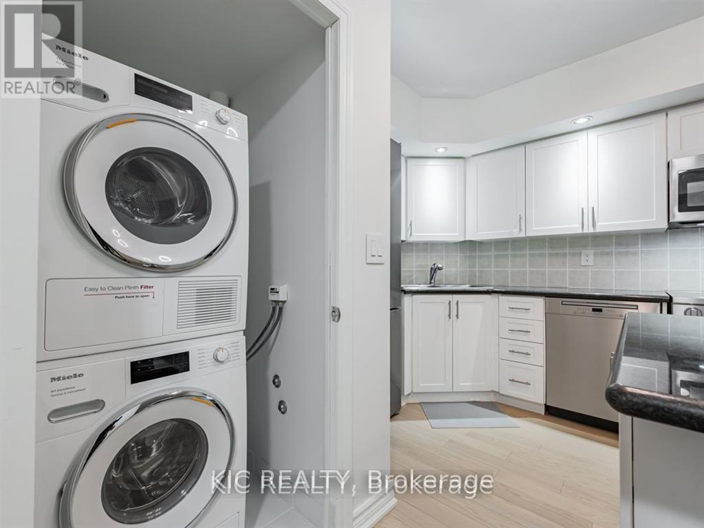 1727- 250 Wellington Street West, Toronto, ON photo 19