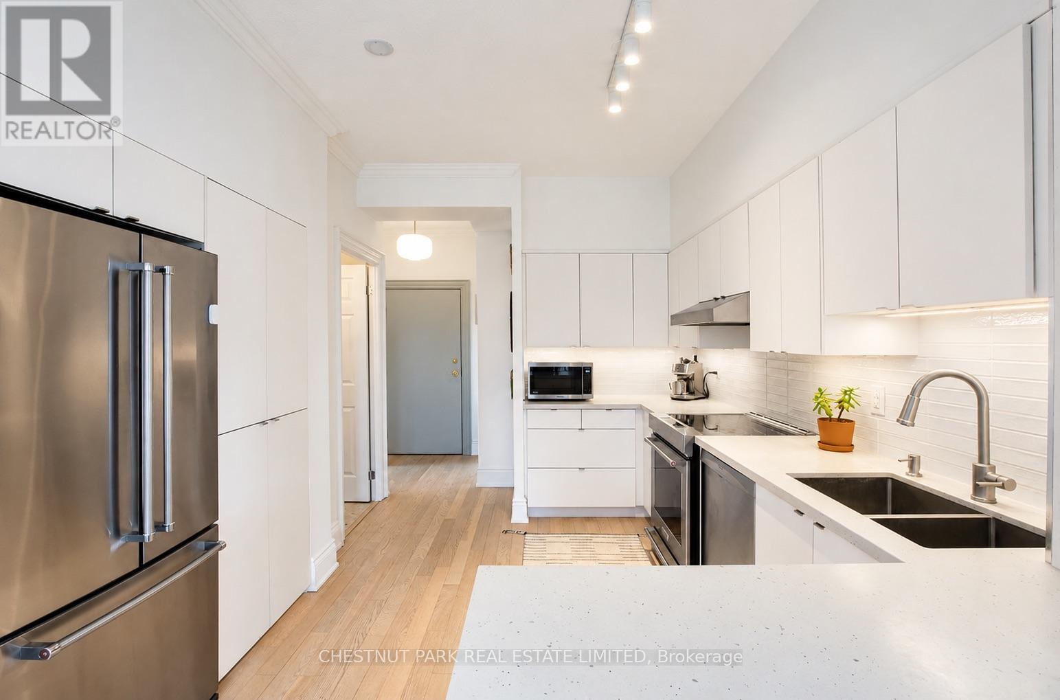 #609 115 RICHMOND STREET E - 18