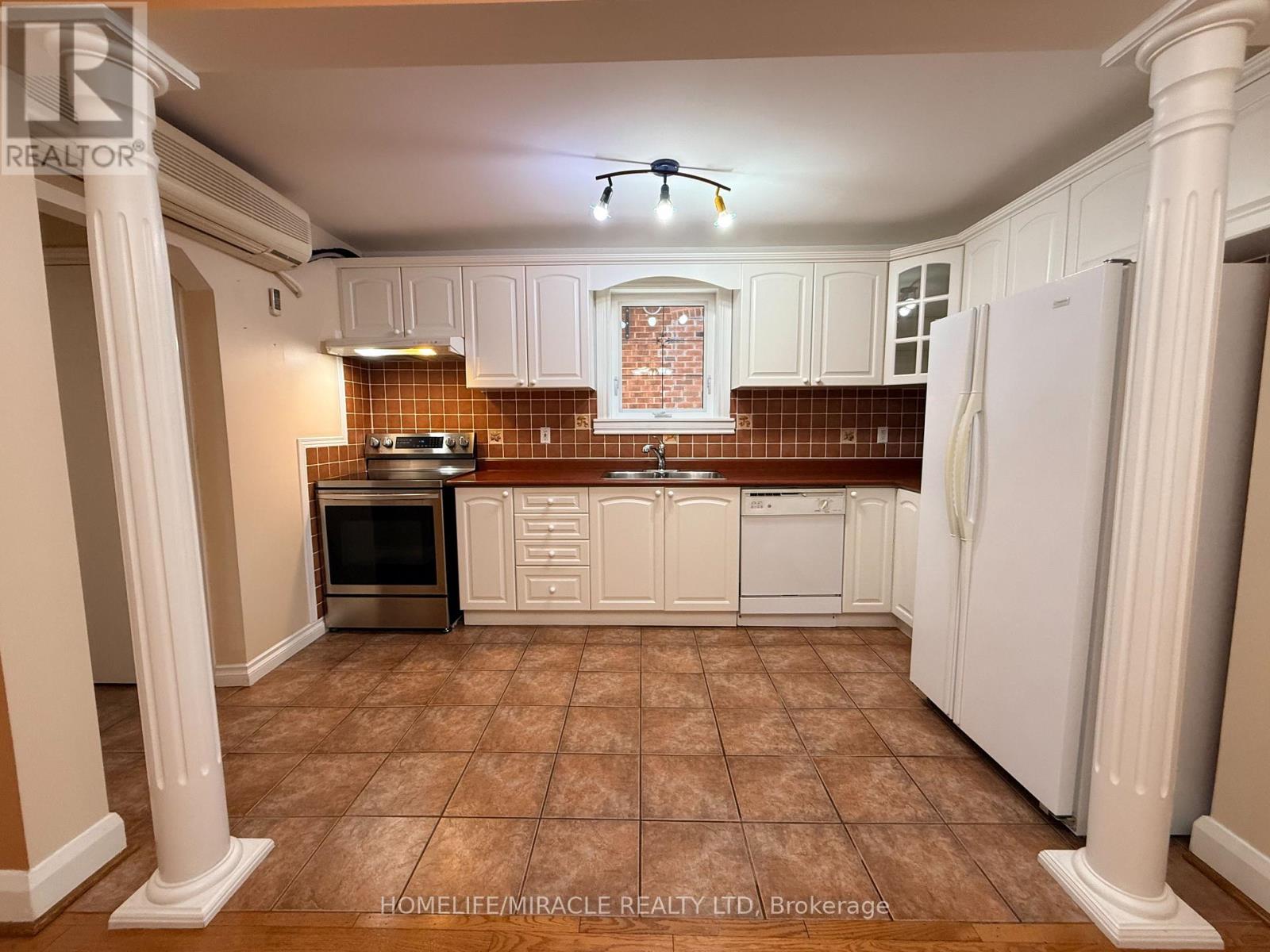 228 Browning Avenue, Toronto, ON photo 14