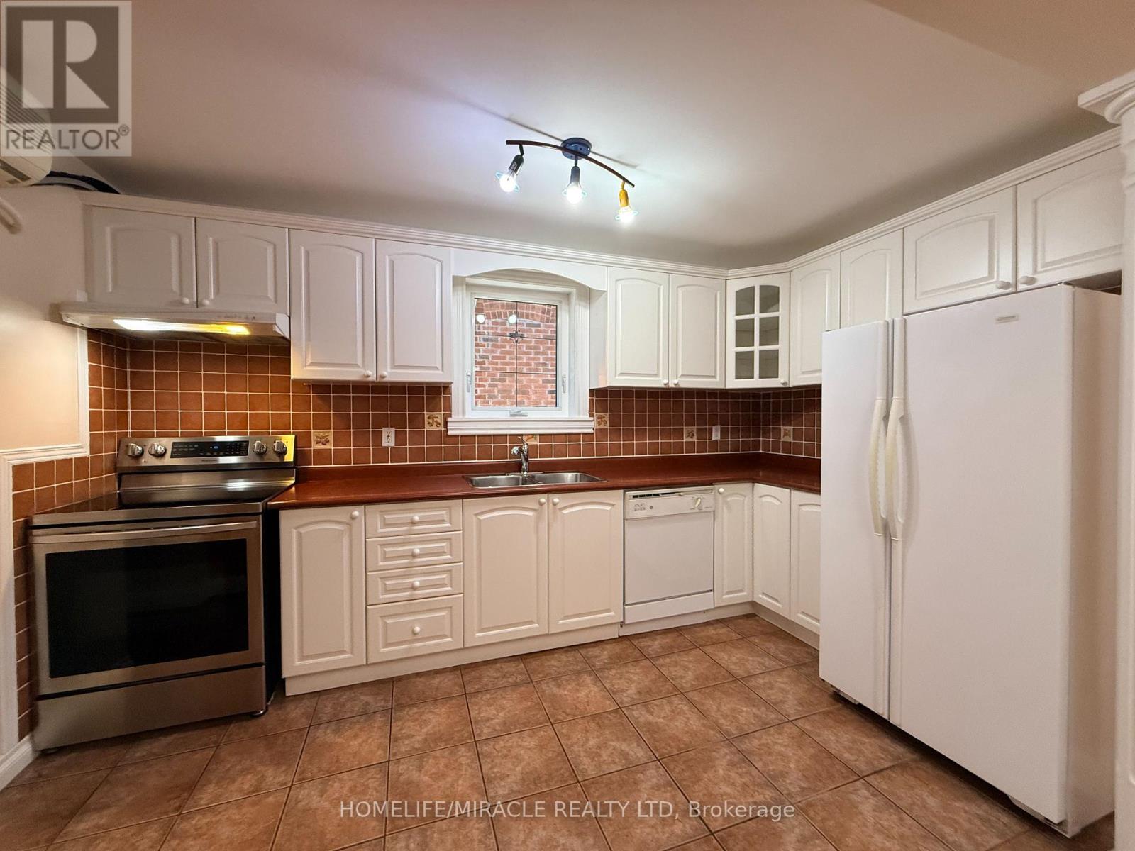 228 Browning Avenue, Toronto, ON photo 15