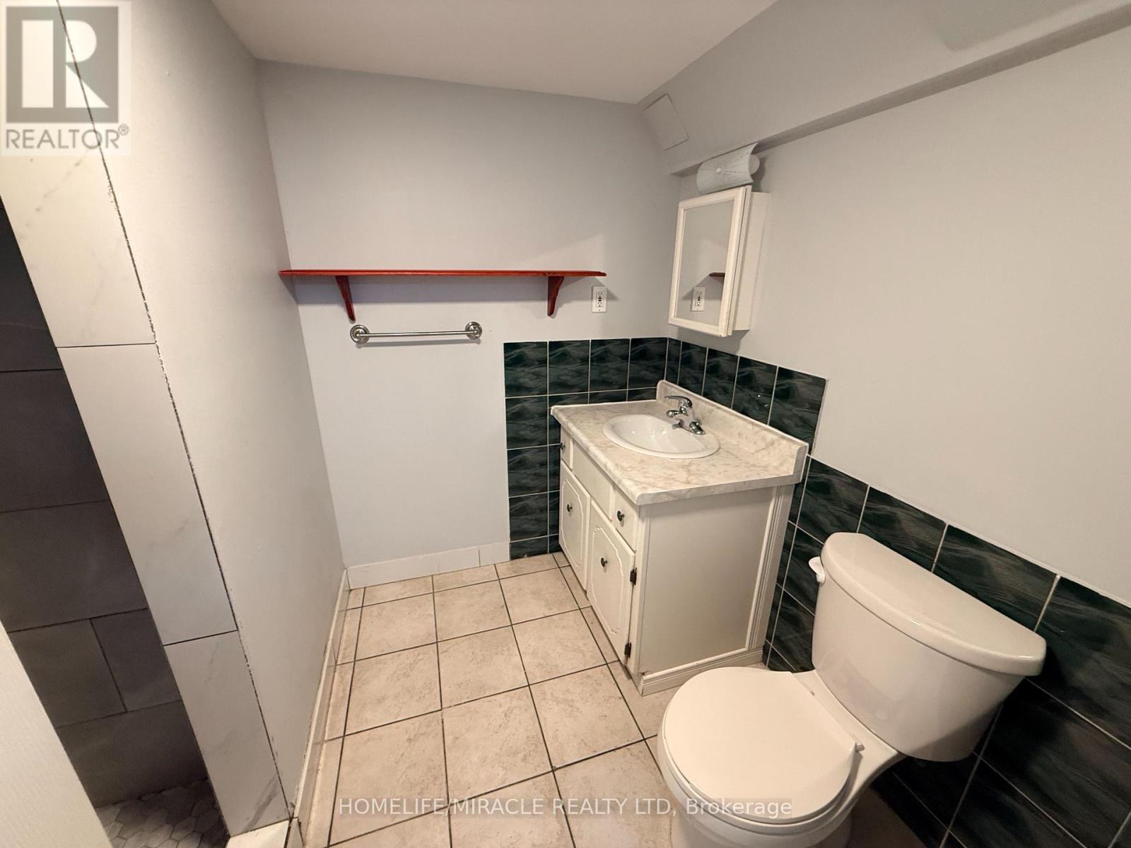 228 BROWNING AVENUE - 36