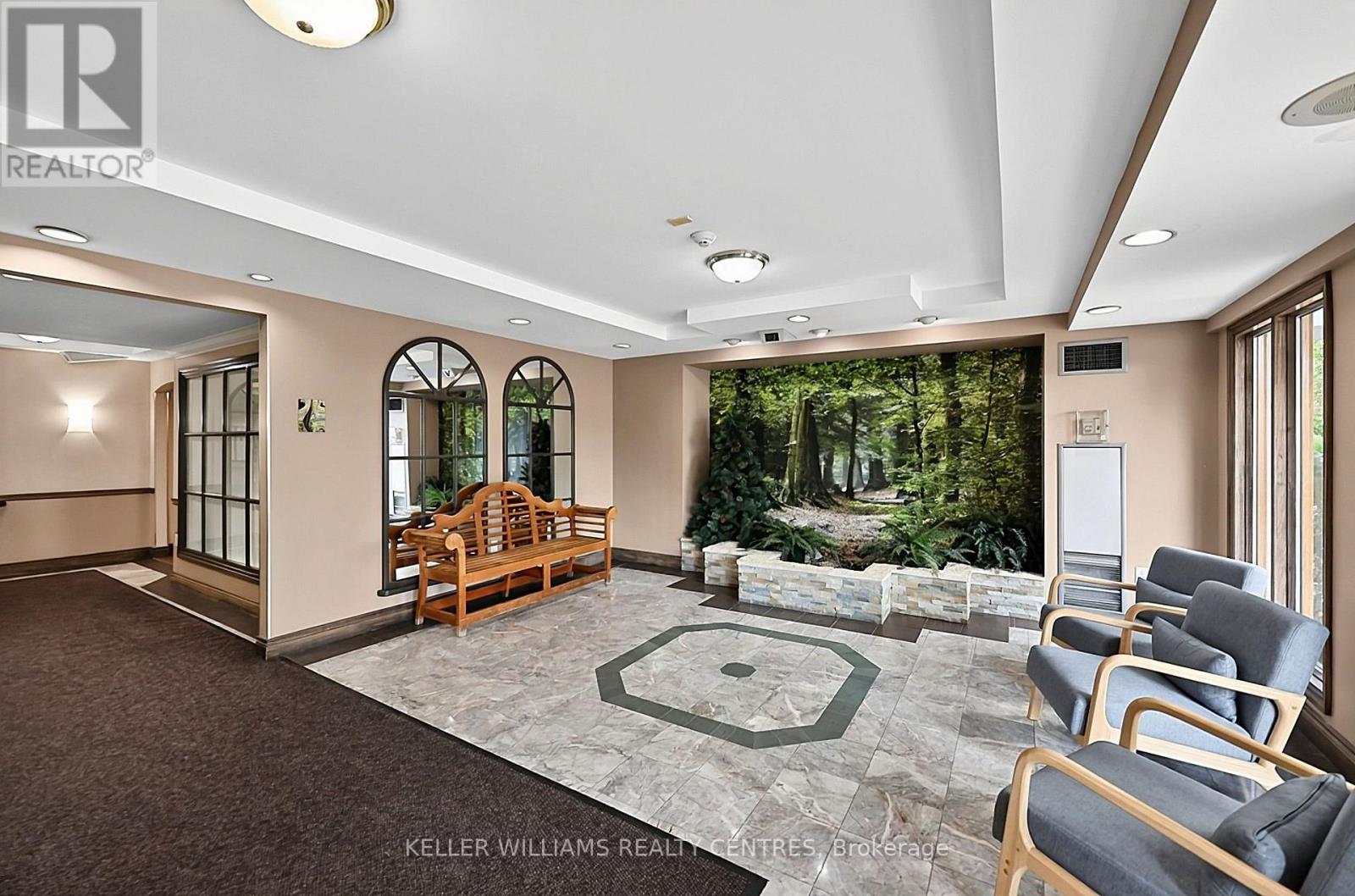 408- 270 Davis Drive, Newmarket, ON photo 4